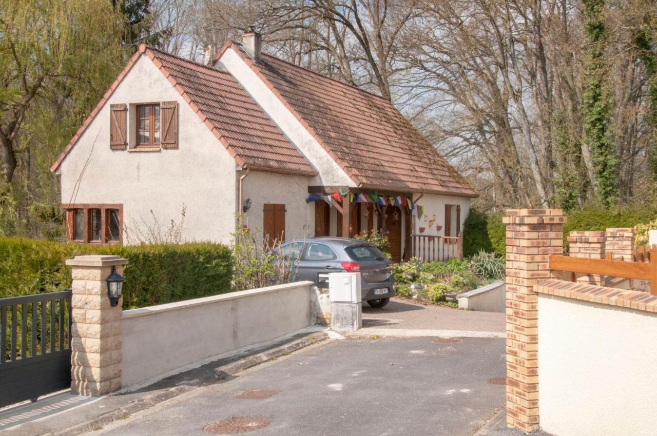 Un Coin De Foret Courmas Exterior foto